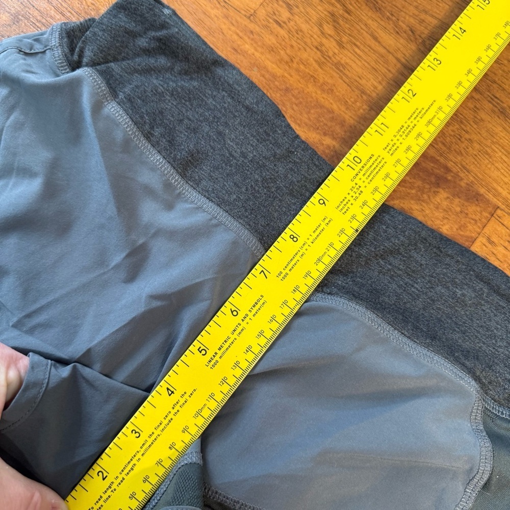 Women's Rabbit Gray Athletic Shorts Running size XS 2.5 inch inseam - Picture 4 of 8